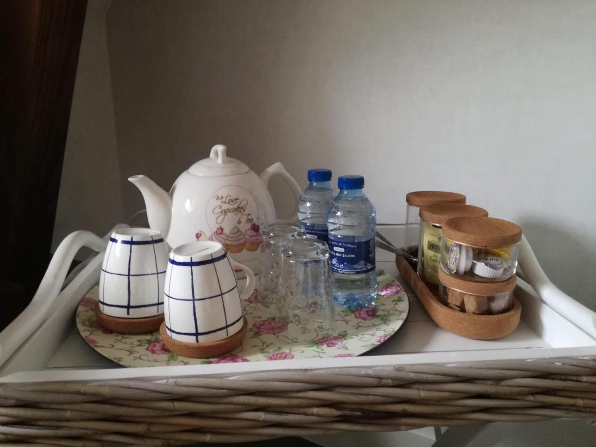 La Maison Bleue Juillac  Bagian luar foto