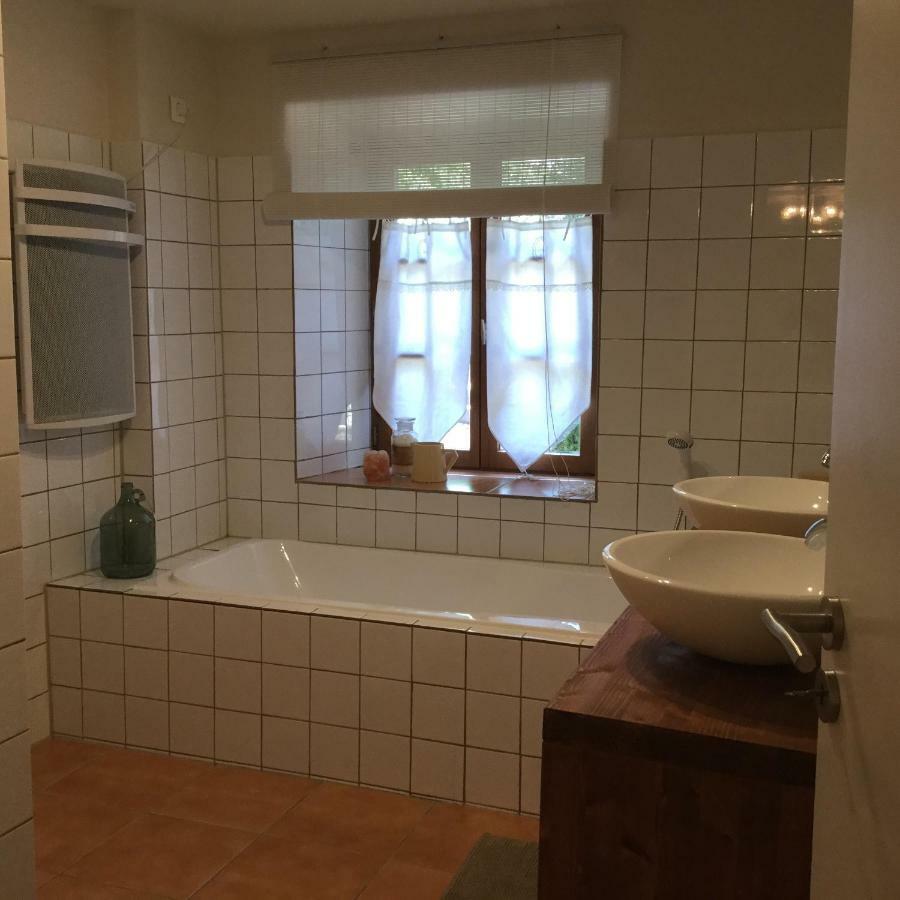 La Maison Bleue Juillac  Bagian luar foto