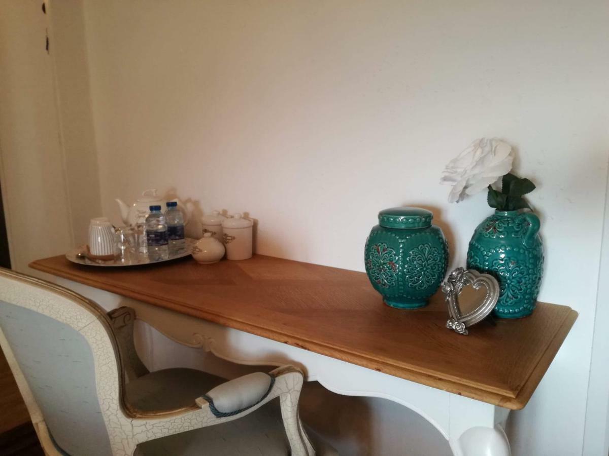 La Maison Bleue Juillac  Bagian luar foto